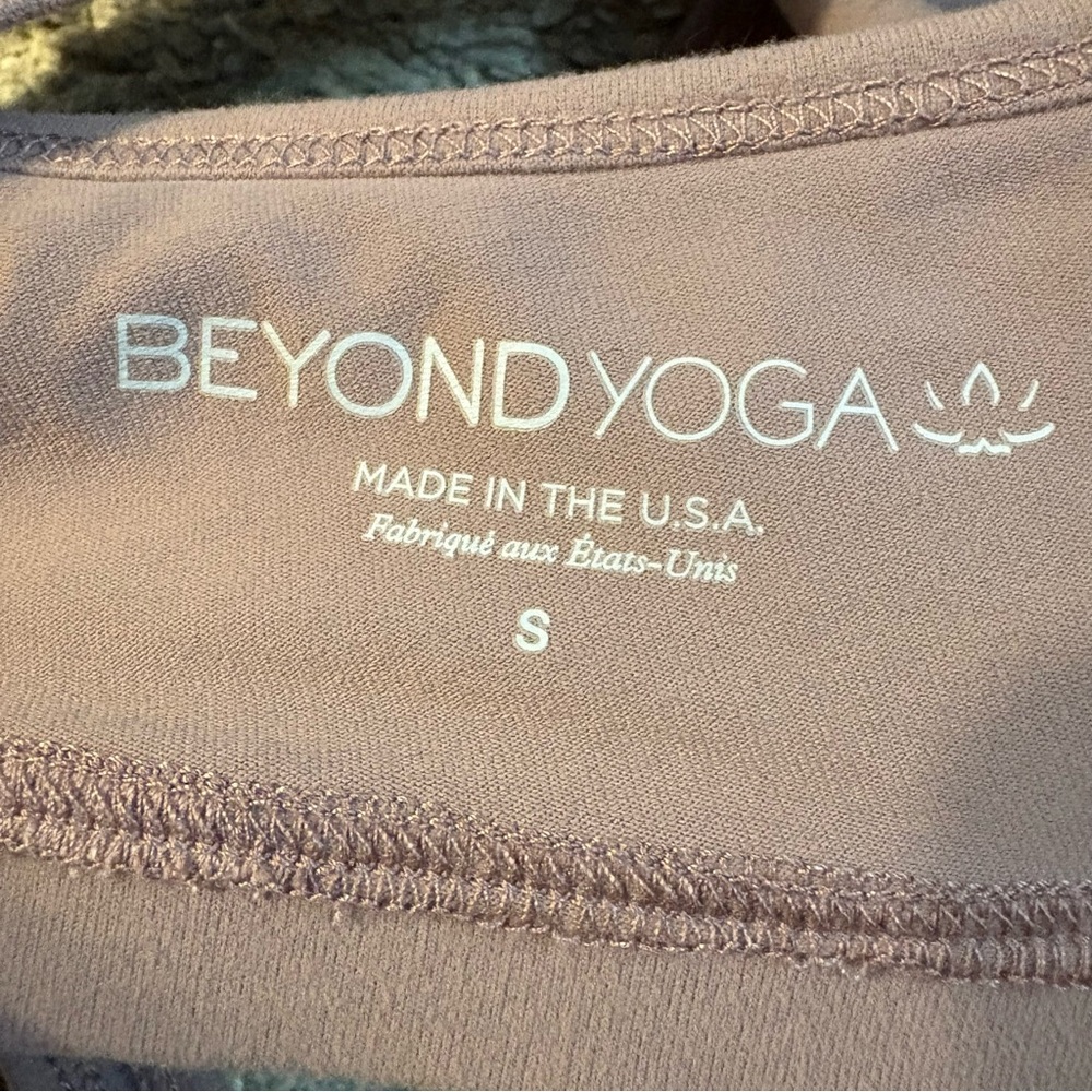 Beyond Yoga Dusty Mauve Studio Sports Bra Size Small NWT - Picture 8 of 11